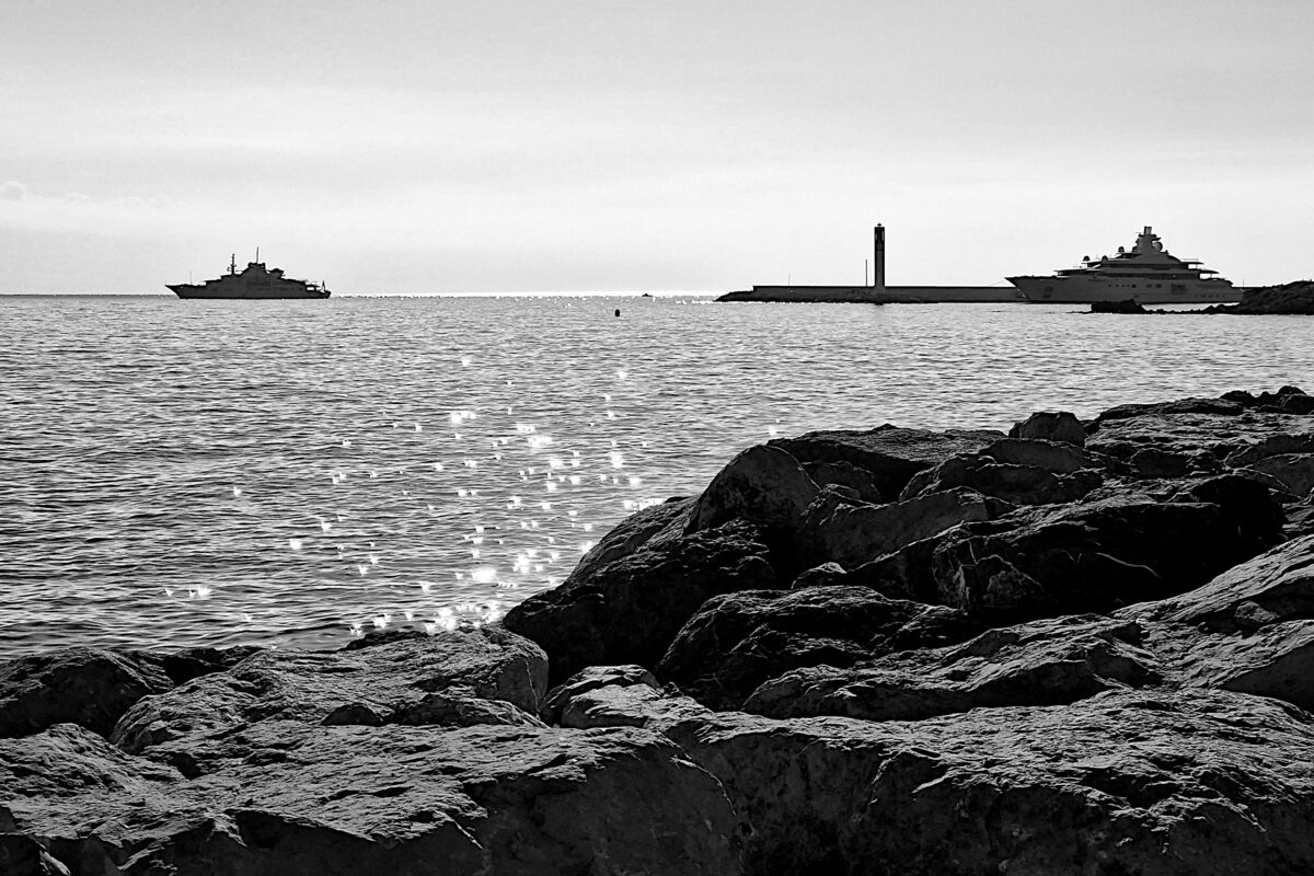 Follow me, if you can, Antibes, France