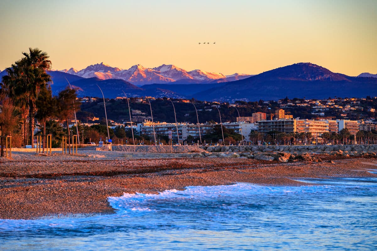 Lever de soleil sur Villeneuve Loubet plage - 8694